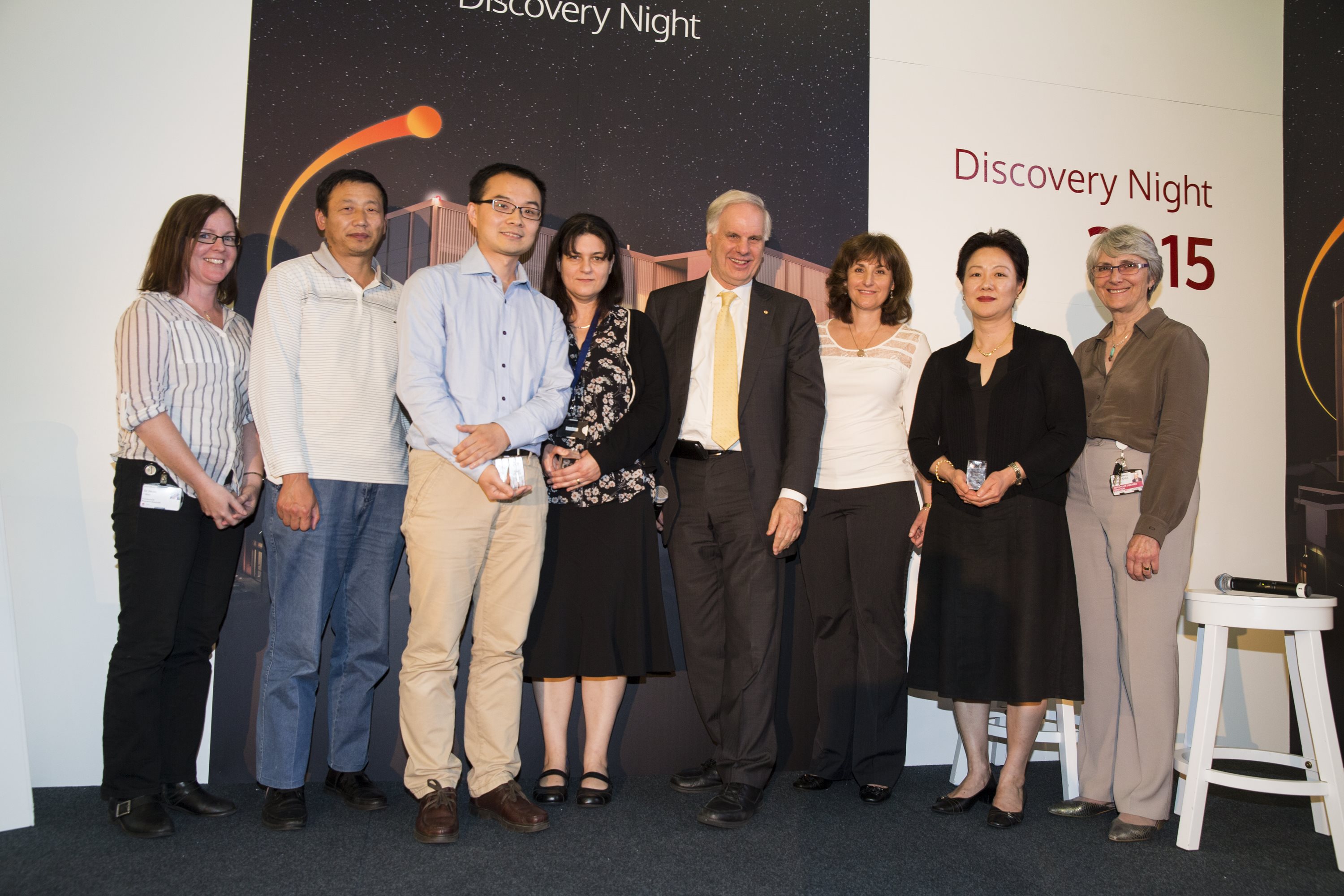 Institute ED Professor Tony Cunningham (Centre) with Science Prize winners (from left to right) Dr Heidi Hilton, Dr Yiping Wang, Dr Qi Cao, Dr Sophie Lev, Associate Professor Julianne Djordjevic, Dr Min Kim, and Professor Tania Sorrell (accepting for Professor Wieland Meyer)